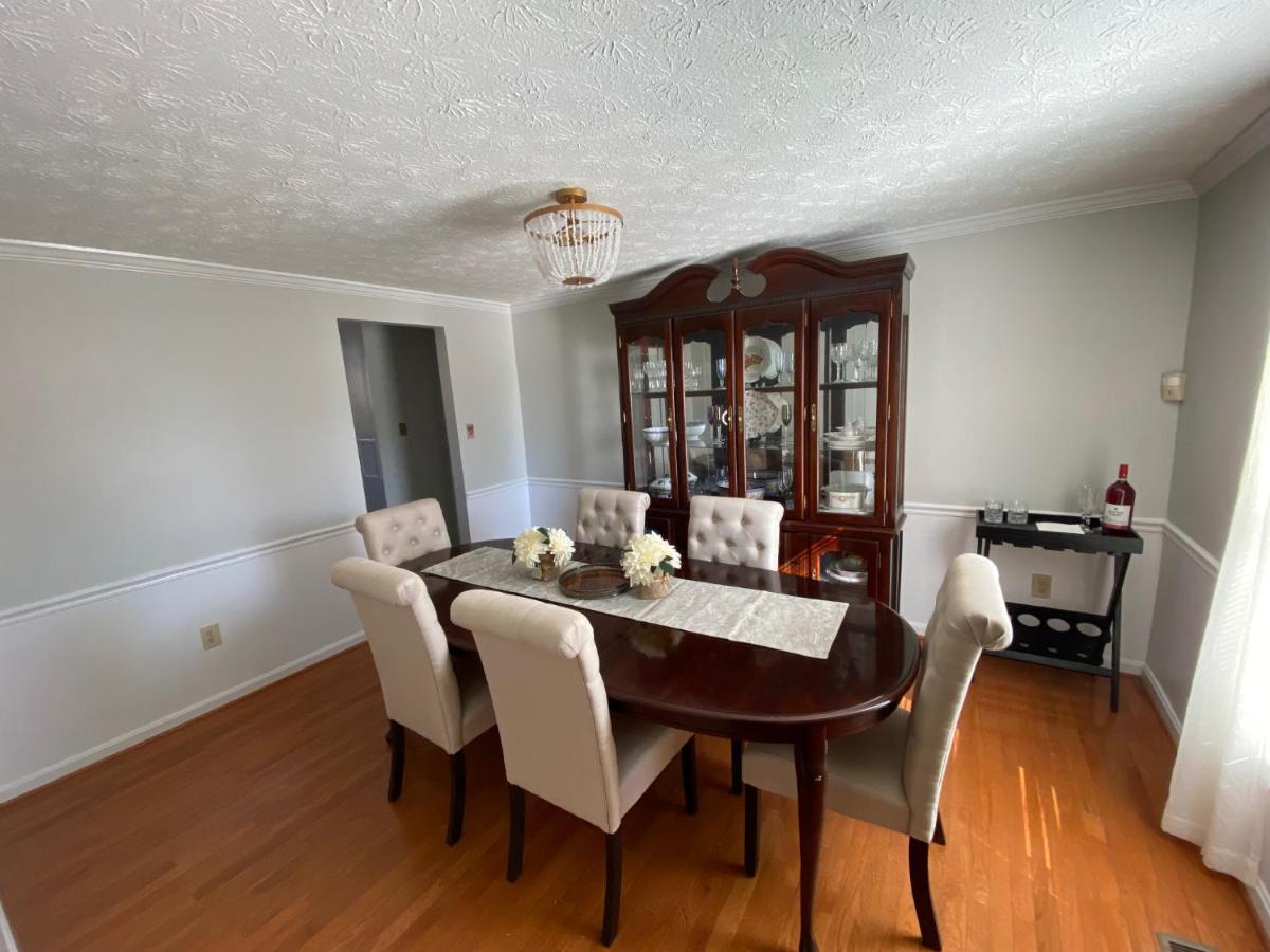Upgraded, Beautiful 4 Bd Colonial In Silver Spring Exterior photo