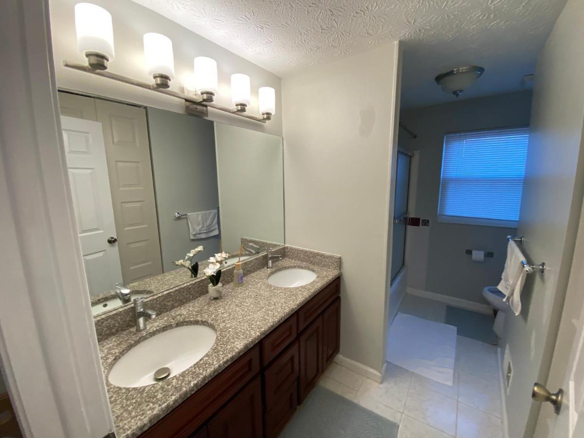 Upgraded, Beautiful 4 Bd Colonial In Silver Spring Exterior photo